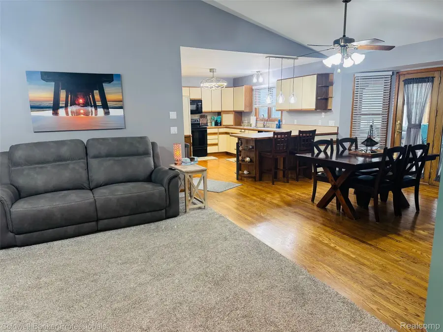 412 Rosette Street, Holly, MI 48442 - Image #2