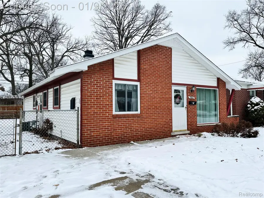 29147 Milton Avenue, Madison Heights, MI 48071 - Image #2