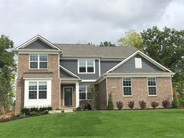 28592 Selma Drive, SouthLyon, MI 48178