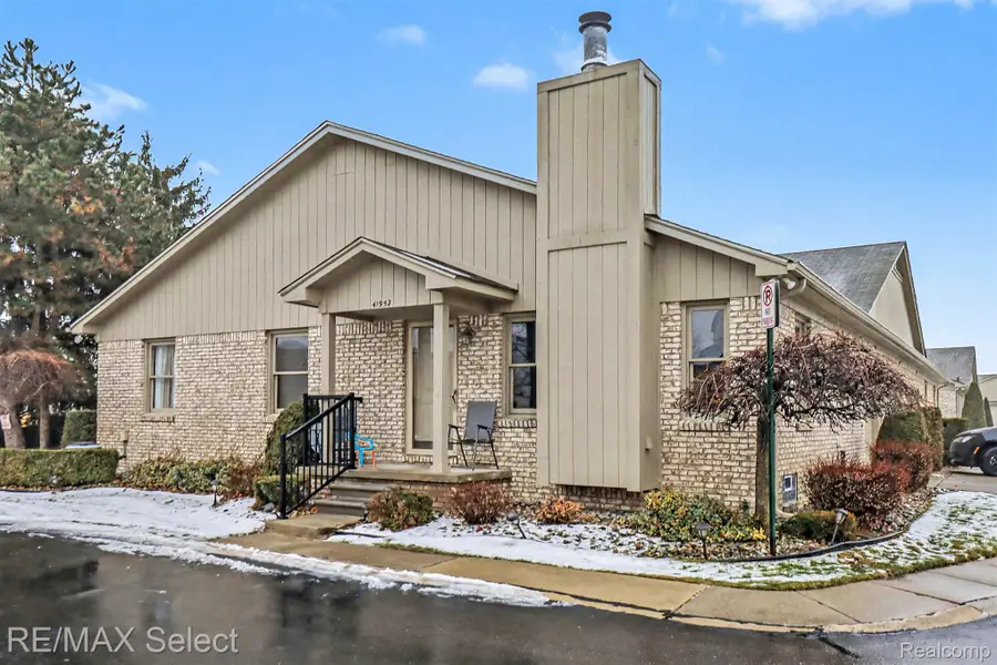 41952 King Edward Court, Clinton Charter Township, MI 48038 - Image #2