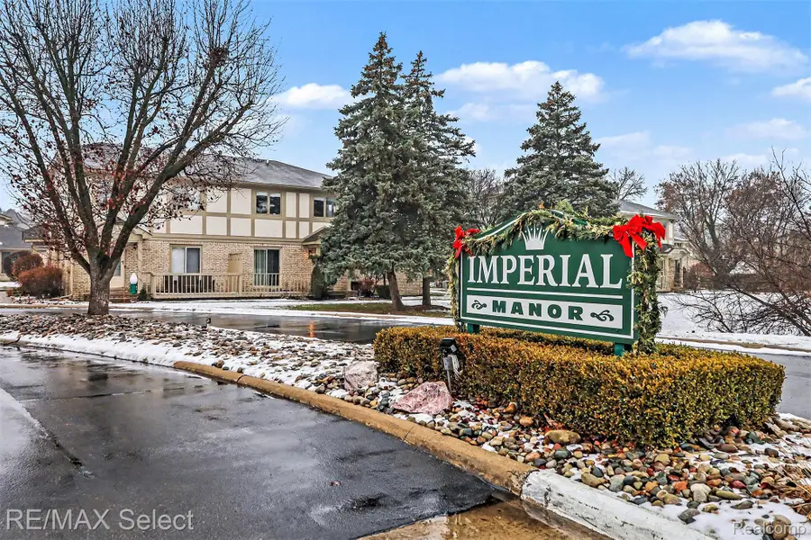 41952 King Edward Court, Clinton Charter Township, MI 48038 - Image #3