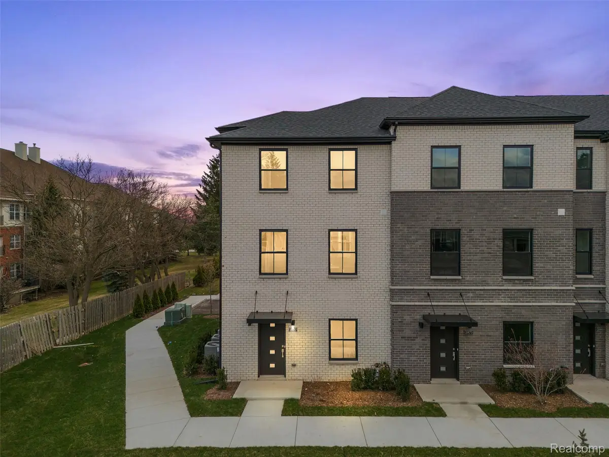 2829 Summers Place, Troy, MI 48084 - Image #1