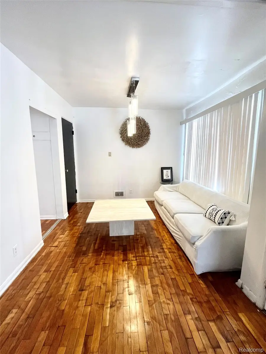 3802 Milbourne Avenue, Flint, MI 48504 - Image #2