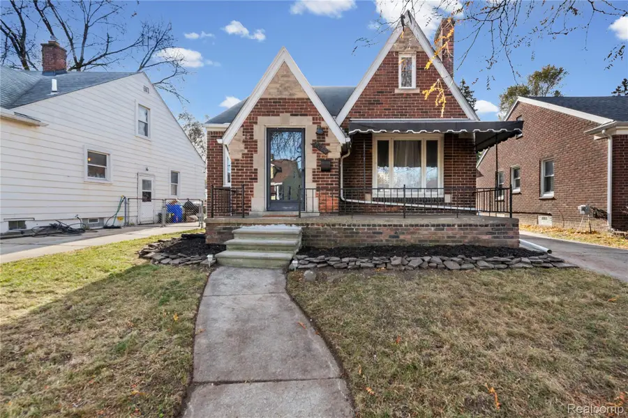 8060 Edward Avenue, Center Line, MI 48015 - Image #2