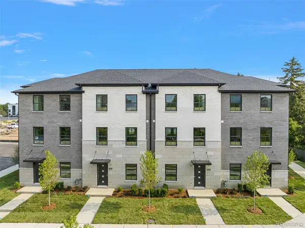 2809 Summers Place, Troy, MI 48084