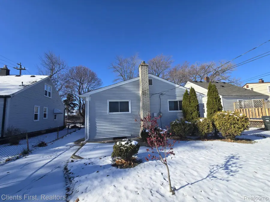 28004 Hughes Street, Saint Clair Shores, MI 48081 - Image #3