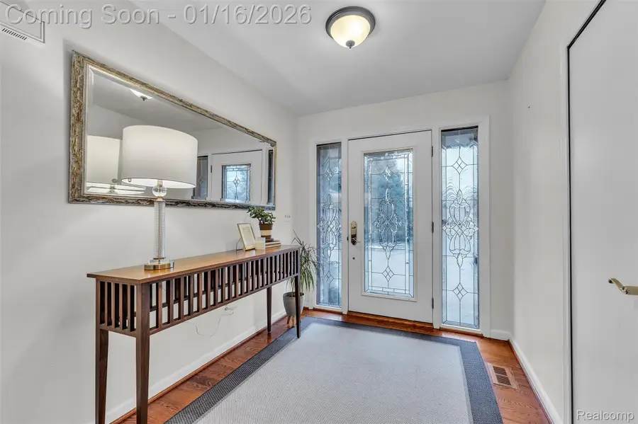 9035 Farmington Road, Livonia, MI 48150 - Image #2