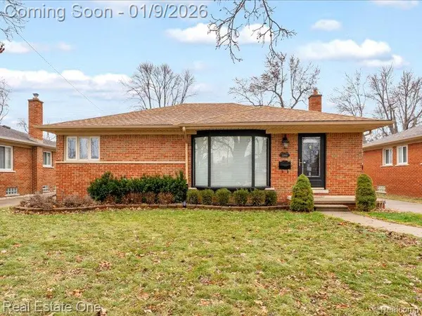 21100 Yale Street, StClairShores, MI 48081