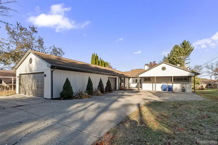 6440 Andersonville Road, Waterford, MI 48329 - Image #2