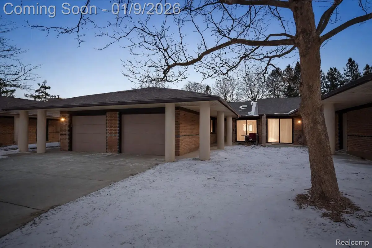 983 Wexford Way, Rochester Hills, MI 48307 - Image #1