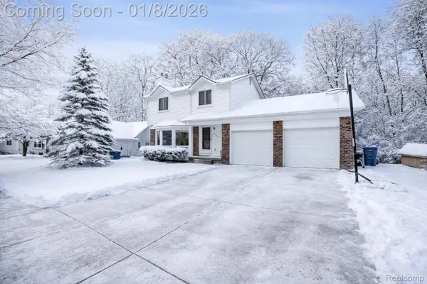 2358 Highfield Road, Waterford, MI 48329