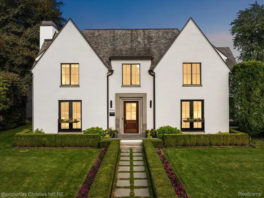 956 Westwood Drive, Birmingham, MI 48009 - Image #2