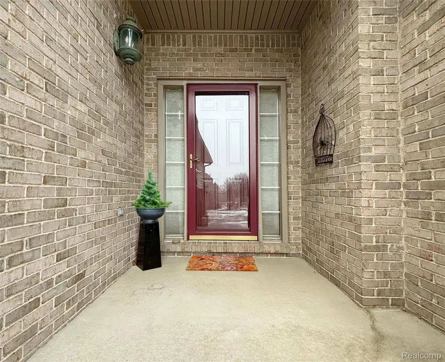 59779 Glacier Spring Drive S #8, Washington, MI 48094 - Image #2