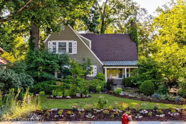 19 Oakdale Boulevard, PleasantRidge, MI 48069