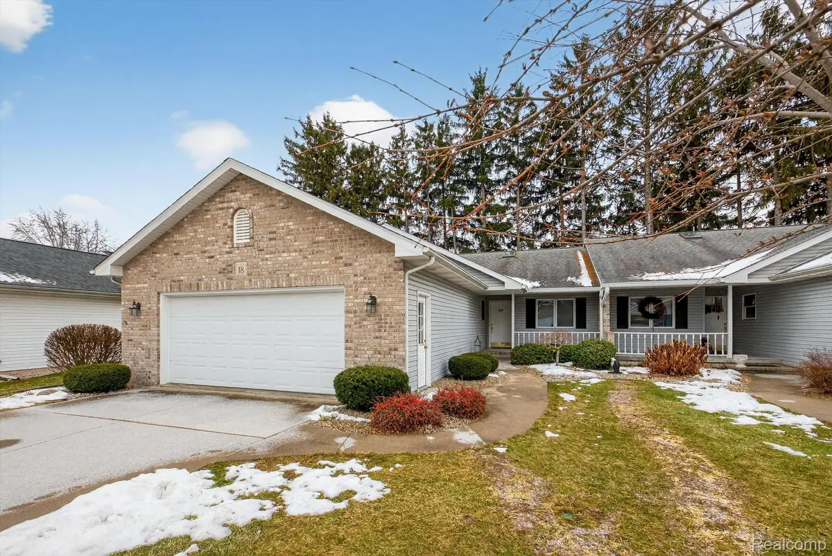 18 Thornapple Ct Court, Saginaw, MI 48603 - Image #1