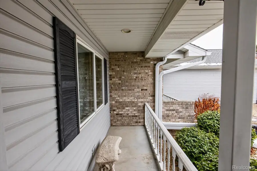 18 Thornapple Ct Court, Saginaw, MI 48603 - Image #3