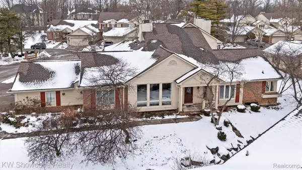 6933 Pebble Park Circle #83, WestBloomfield, MI 48322