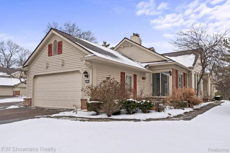 6933 Pebble Park Circle #83, West Bloomfield, MI 48322 - Image #2