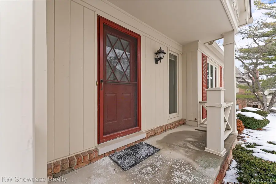 6933 Pebble Park Circle #83, West Bloomfield, MI 48322 - Image #3