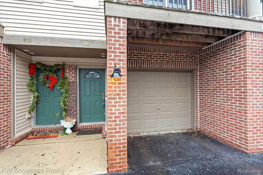 614 Napa Valley Drive #11, Milford, MI 48381 - Image #3