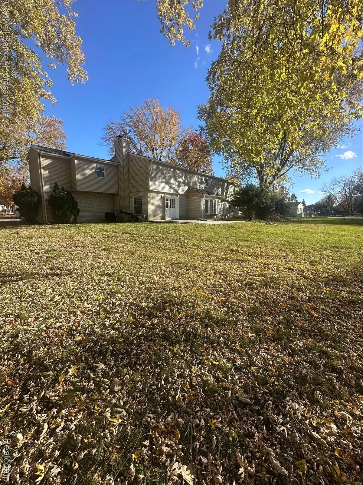 29585 Woodhaven Lane, Southfield, MI 48076 - Image #1