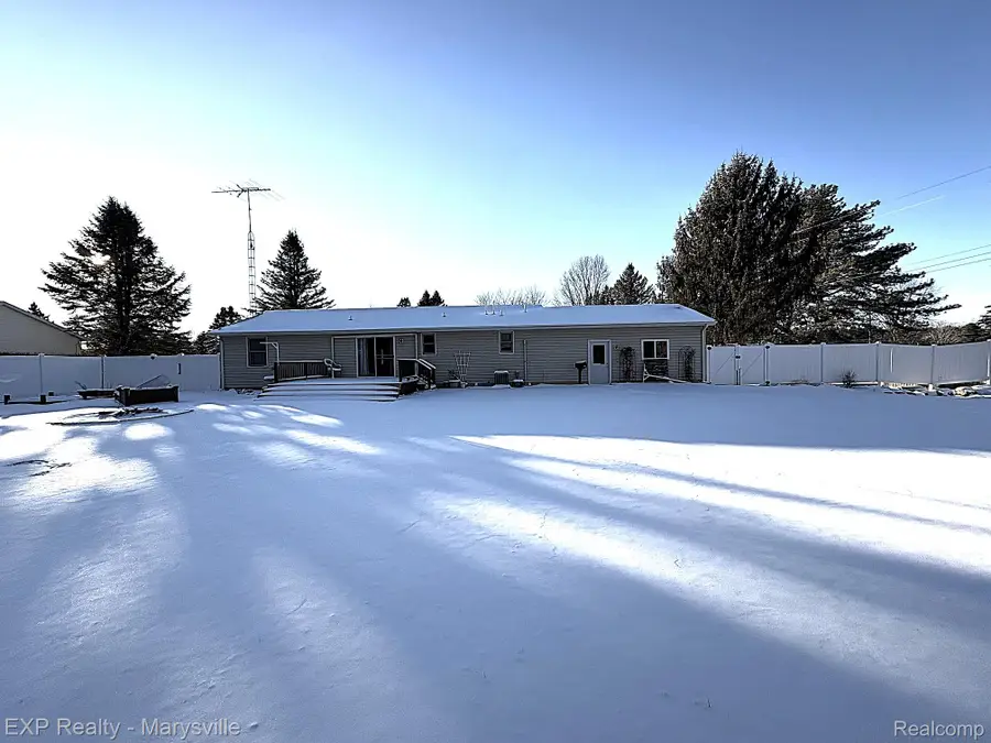 100 Hickory Lane, Yale, MI 48097 - Image #3
