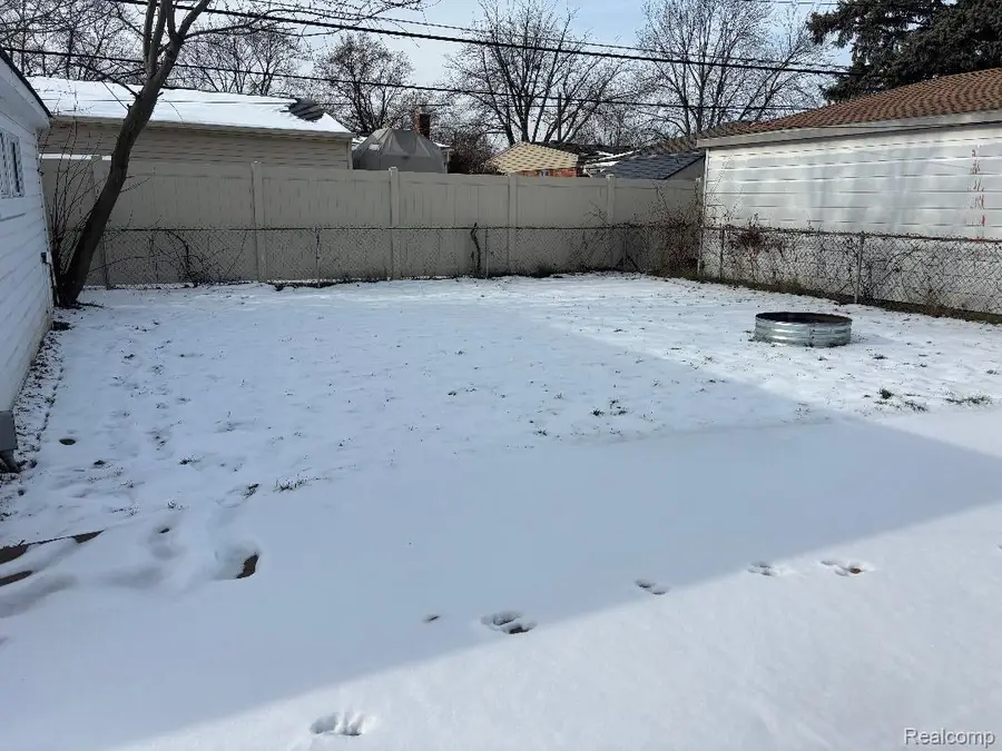 25004 Powers Avenue, Dearborn Heights, MI 48125 - Image #3