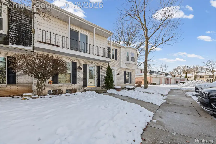 106 Manor Way, Rochester Hills, MI 48309 - Image #3