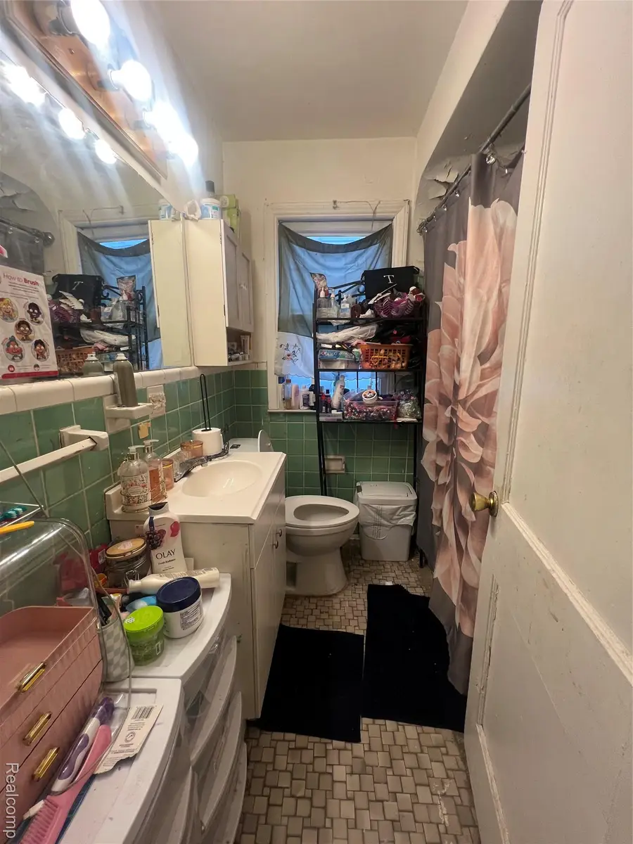 19528 Annott Street, Detroit, MI 48205 - Image #2