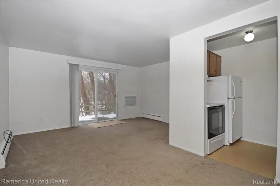 31831 Grand River Avenue #58, Farmington, MI 48336 - Image #2