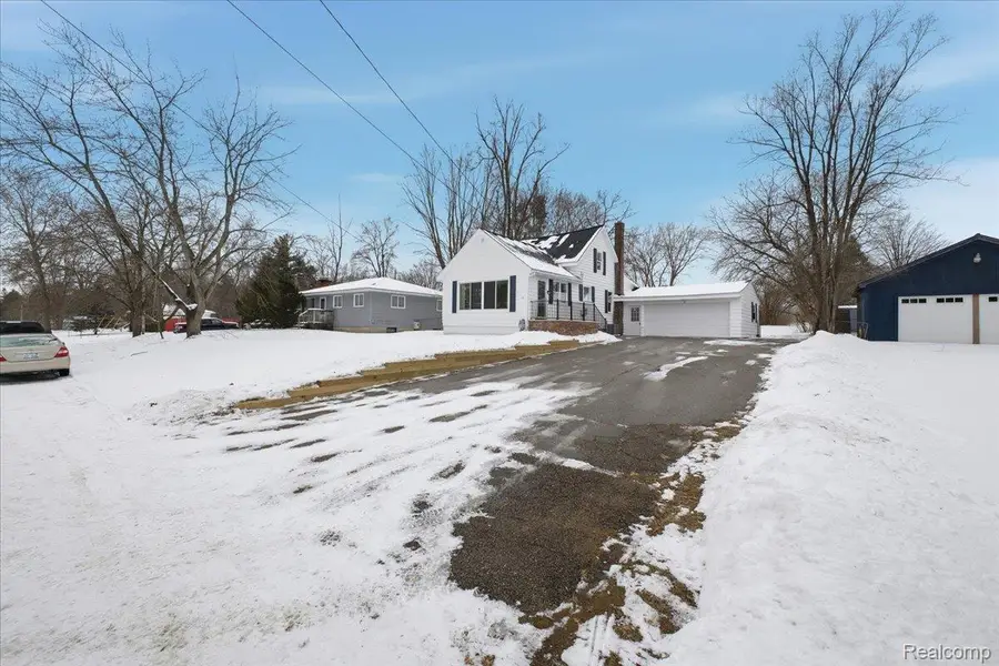 1131 Airway Drive, Waterford, MI 48327 - Image #2