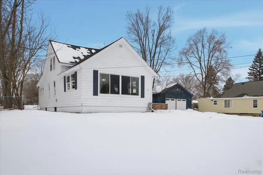 1131 Airway Drive, Waterford, MI 48327 - Image #3