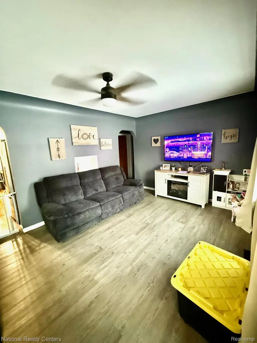 5036 Moore Street, Wayne, MI 48184 - Image #3