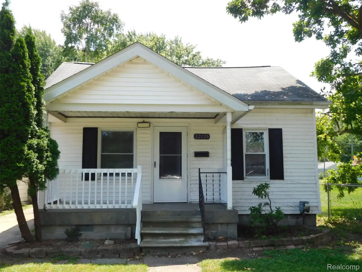 22028 Elizabeth Street, Saint Clair Shores, MI 48080 - Image #1