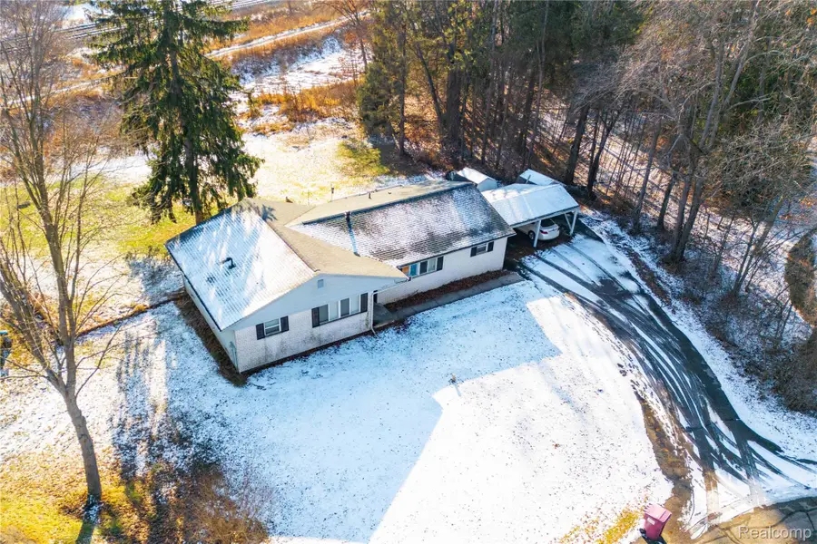 12579 Spruce Lane, Perry, MI 48872 - Image #2