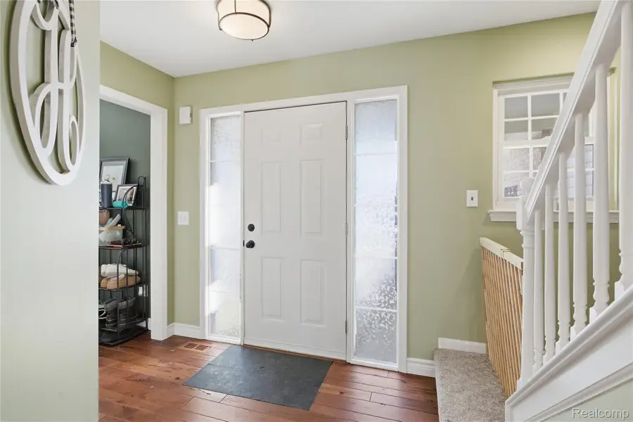 816 Oak Cluster Court, Howell, MI 48855 - Image #2