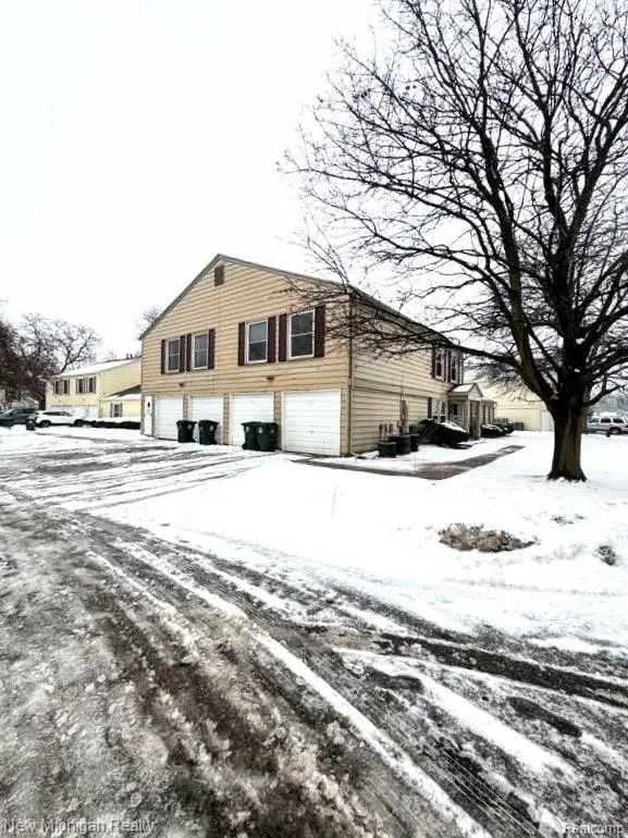 2913 Rockford Court, Orion, MI 48360 - Image #2