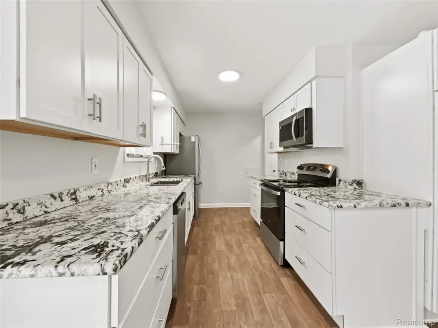 770 Sheryl Drive, Waterford, MI 48328 - Image #2