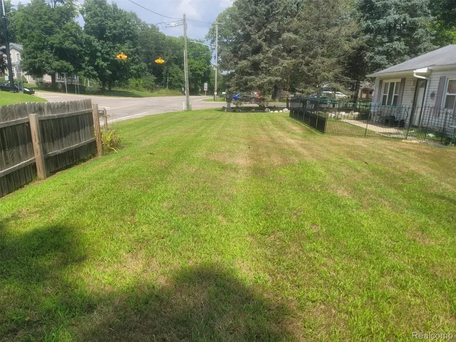 9229 Oakland Drive, Portage, MI 49024 - Image #3