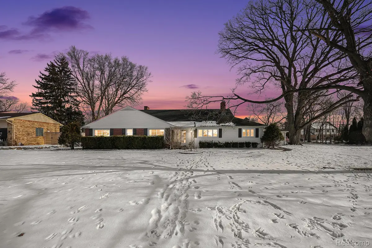 45420 Grant Park, Utica, MI 48317 - Image #1