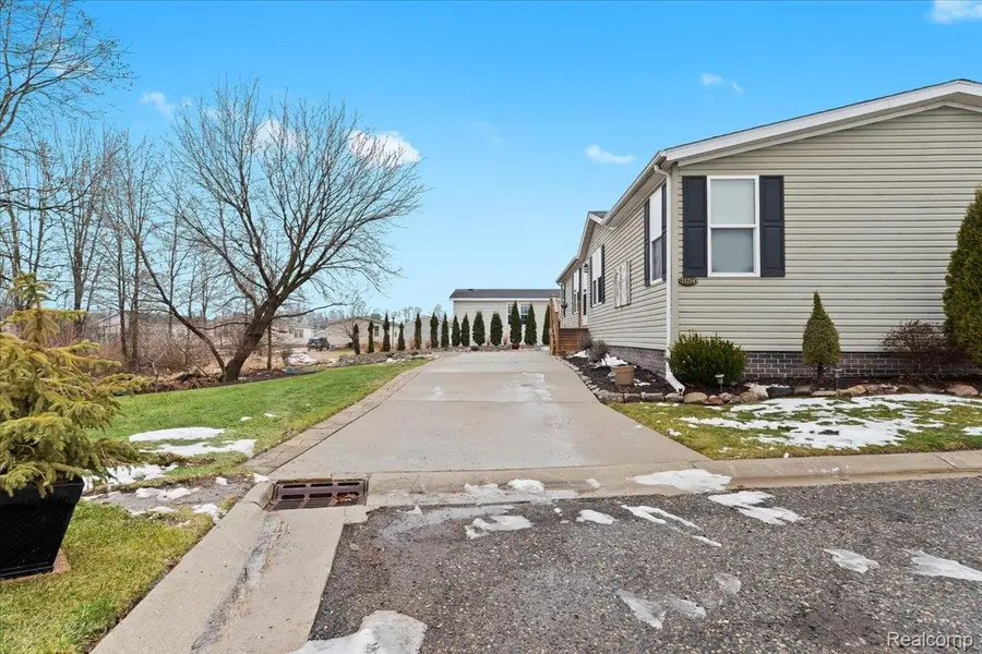 11214 Woodchester Court, South Lyon, MI 48178 - Image #2