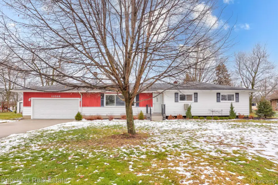 11086 N Evergreen Drive, Birch Run Township, MI 48415 - Image #2