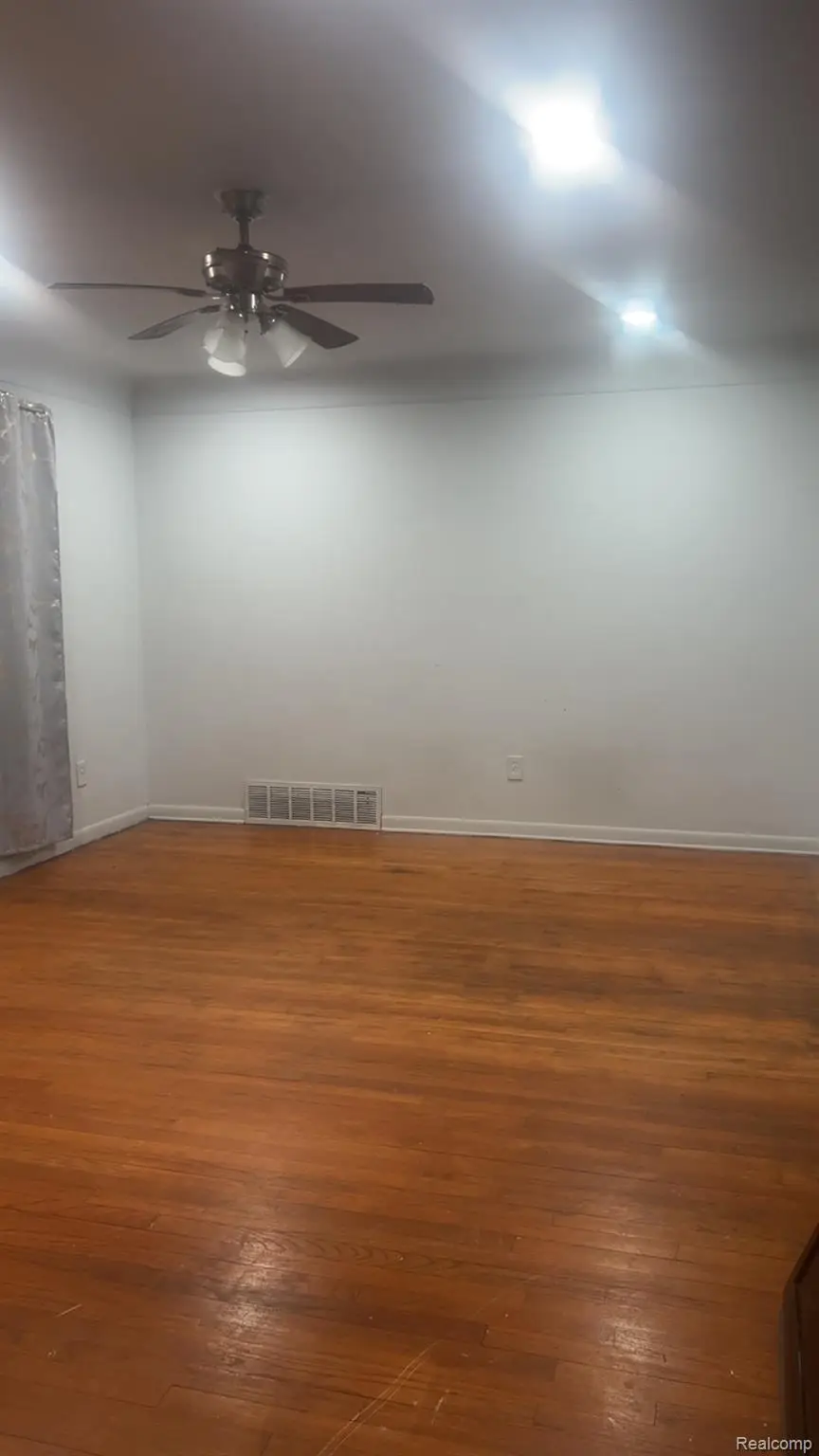 6921 Abington Avenue, Detroit, MI 48228 - Image #2