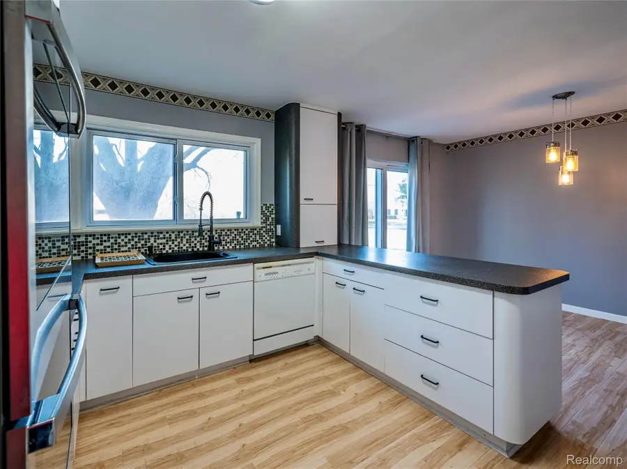 21660 Riverview Drive, Southfield Township, MI 48025 - Image #3