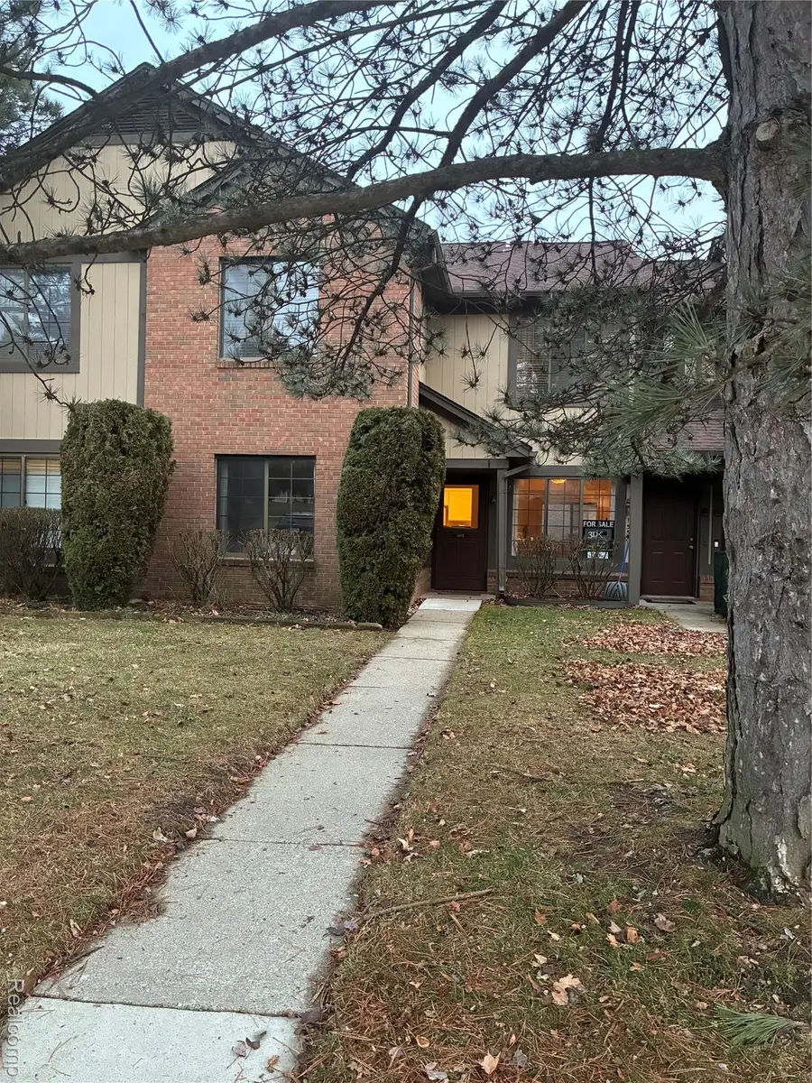 1553 Meadow Side Drive, Rochester Hills, MI 48307 - Image #2