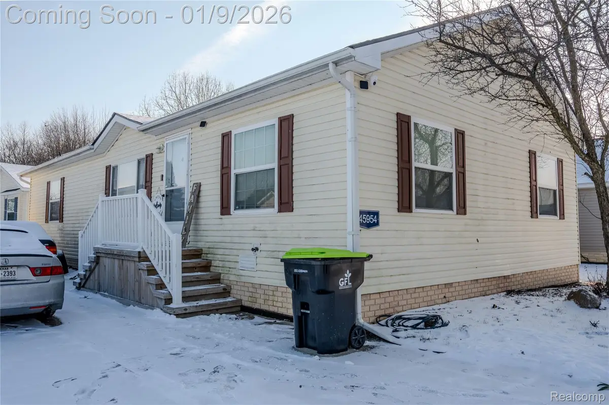 45954 Bonaventure Drive, Macomb, MI 48044 - Image #1
