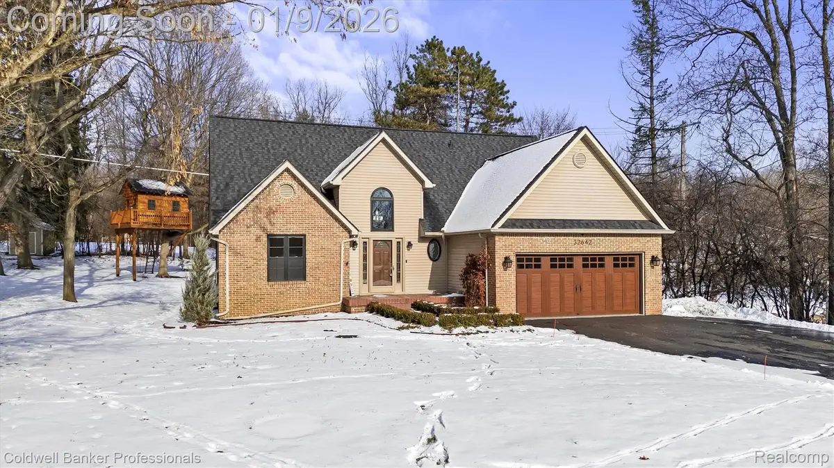 32642 W 11 Mile Road, Farmington Hills, MI 48336 - Image #1