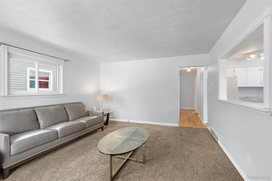 6428 Cloverton Drive, Waterford, MI 48329 - Image #2