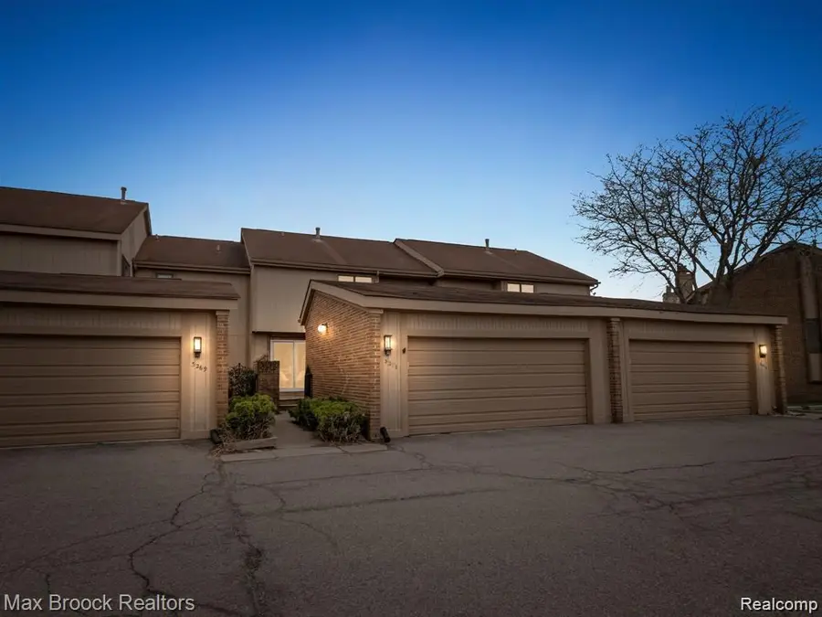 5106 Rock Run, West Bloomfield, MI 48322 - Image #3