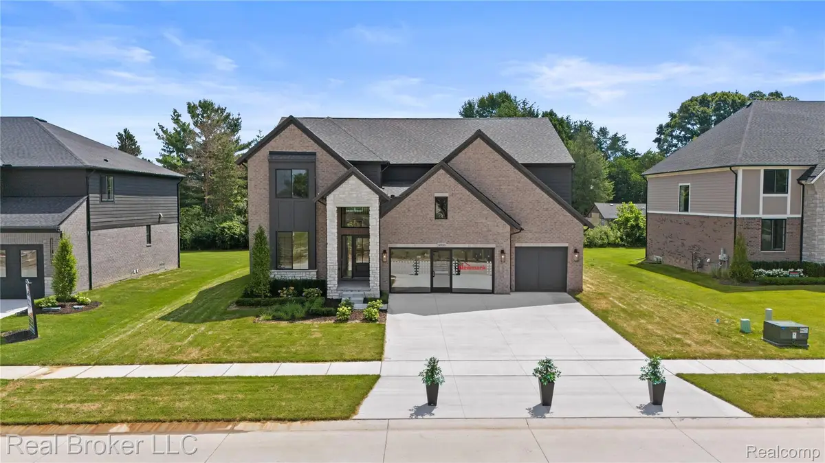 35837 Windridge Drive, New Baltimore, MI 48047 - Image #1